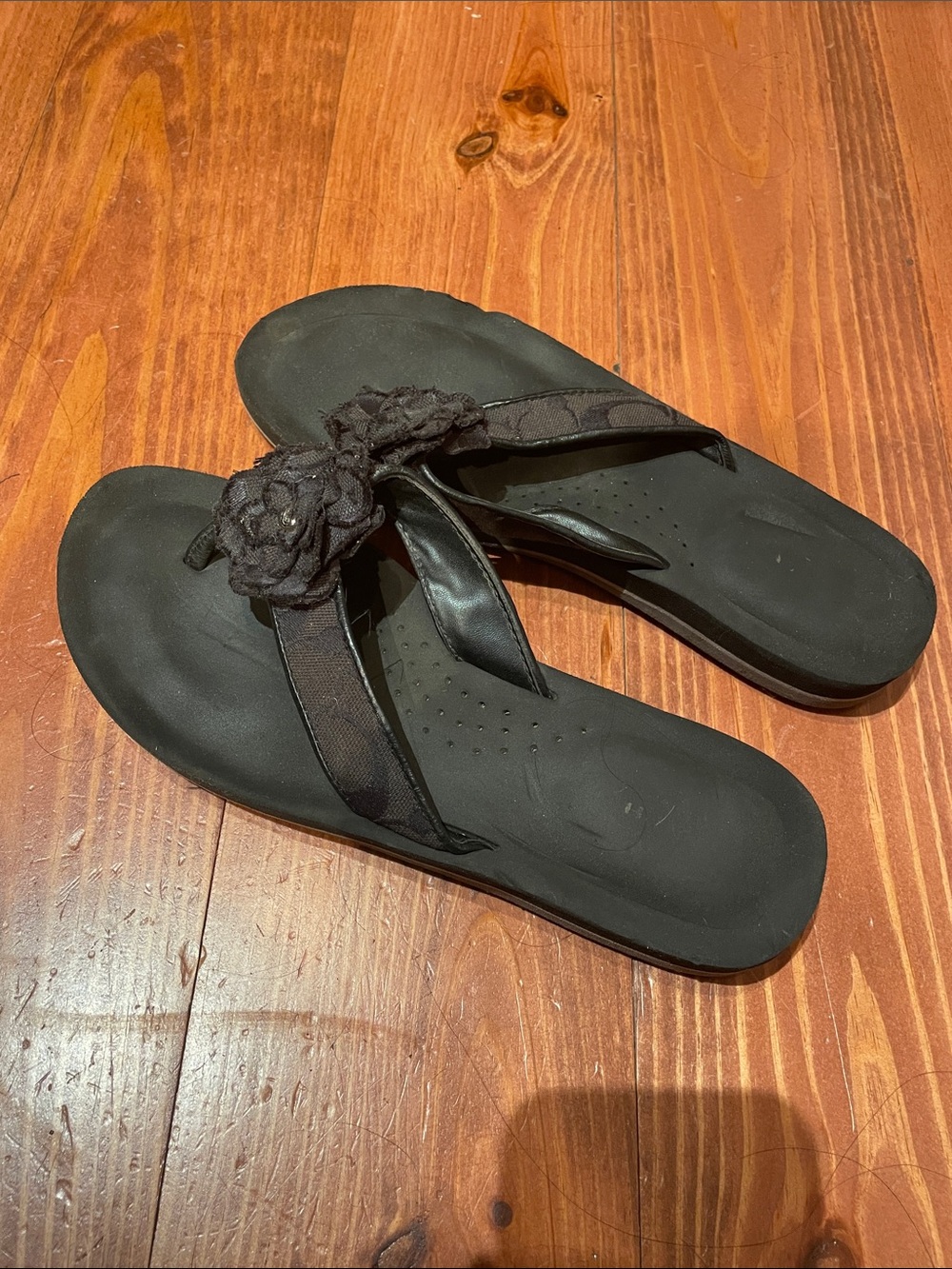 Coach Black Floral Thong Sandals for Women size 8.5